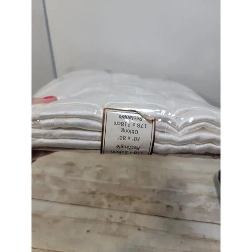Damask  Scroll Tablecloth 70